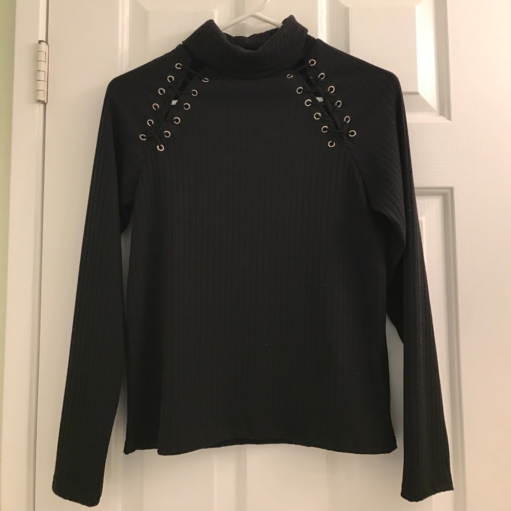 NWOT LF turtleneck